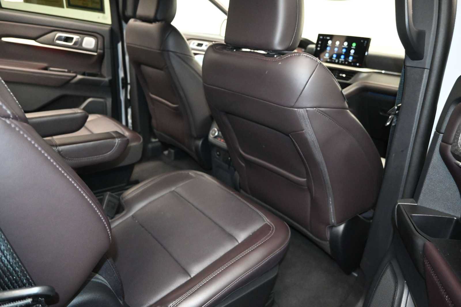 Certified 2025 Ford Explorer Platinum RWD image 25
