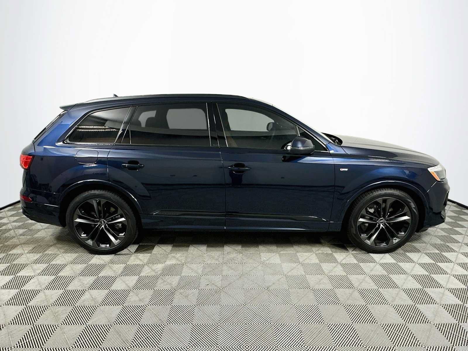 New 2026 Audi Q7 Premium Plus AWD/4WD image 6