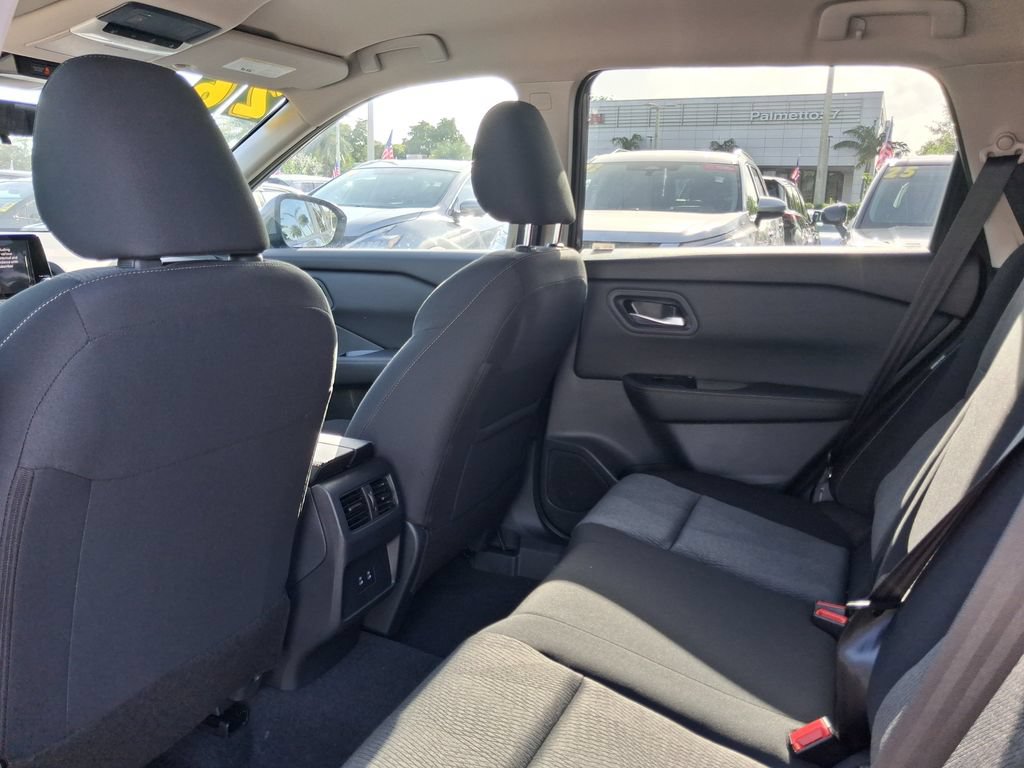 Used 2026 Nissan Rogue SV FWD image 8