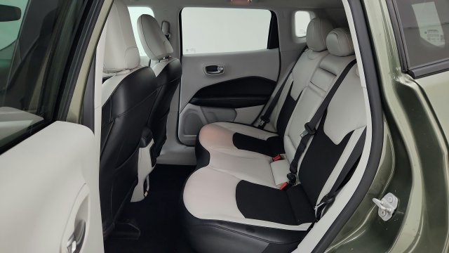 Used 2019 Jeep Compass Latitude FWD image 46