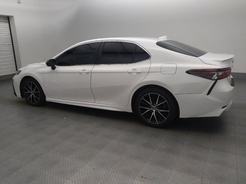 Used 2021 Toyota Camry SE w/ Carpet Mat Package (TMS) FWD image 3
