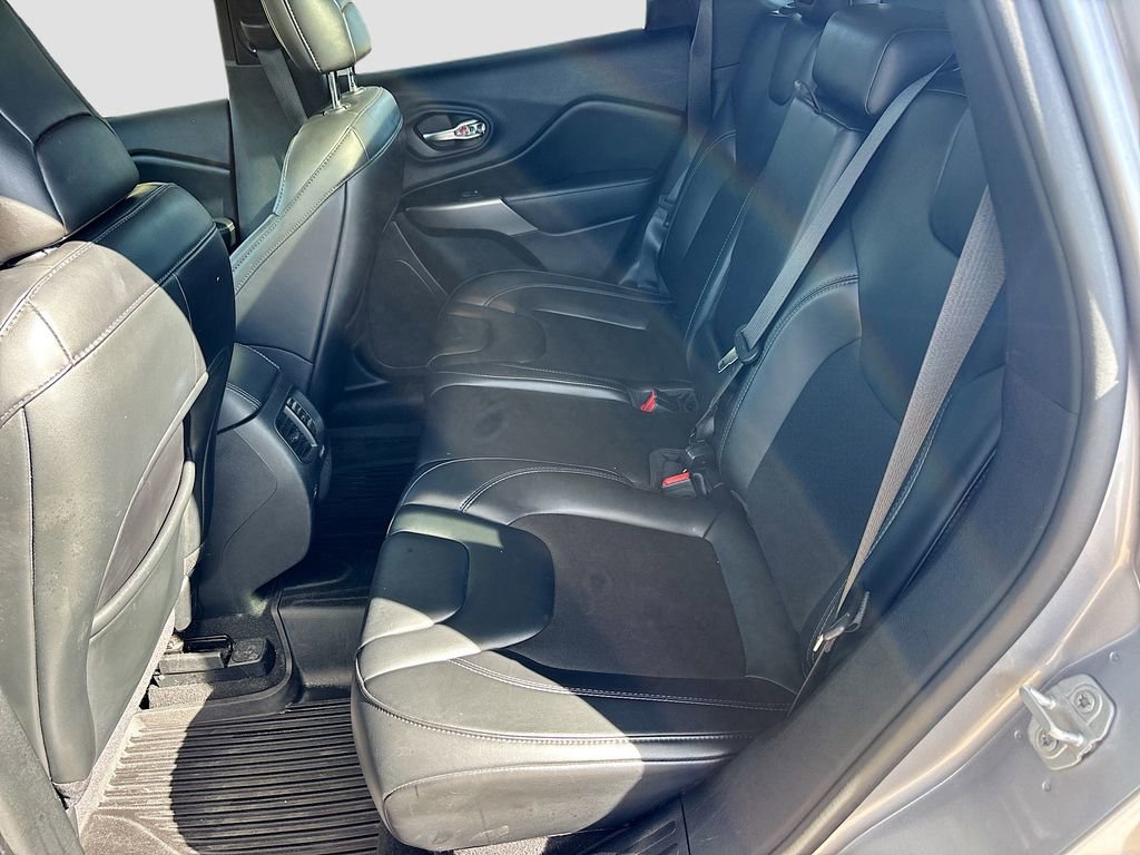 Used 2021 Jeep Cherokee Latitude Plus w/ Sun & Sound Group image 23