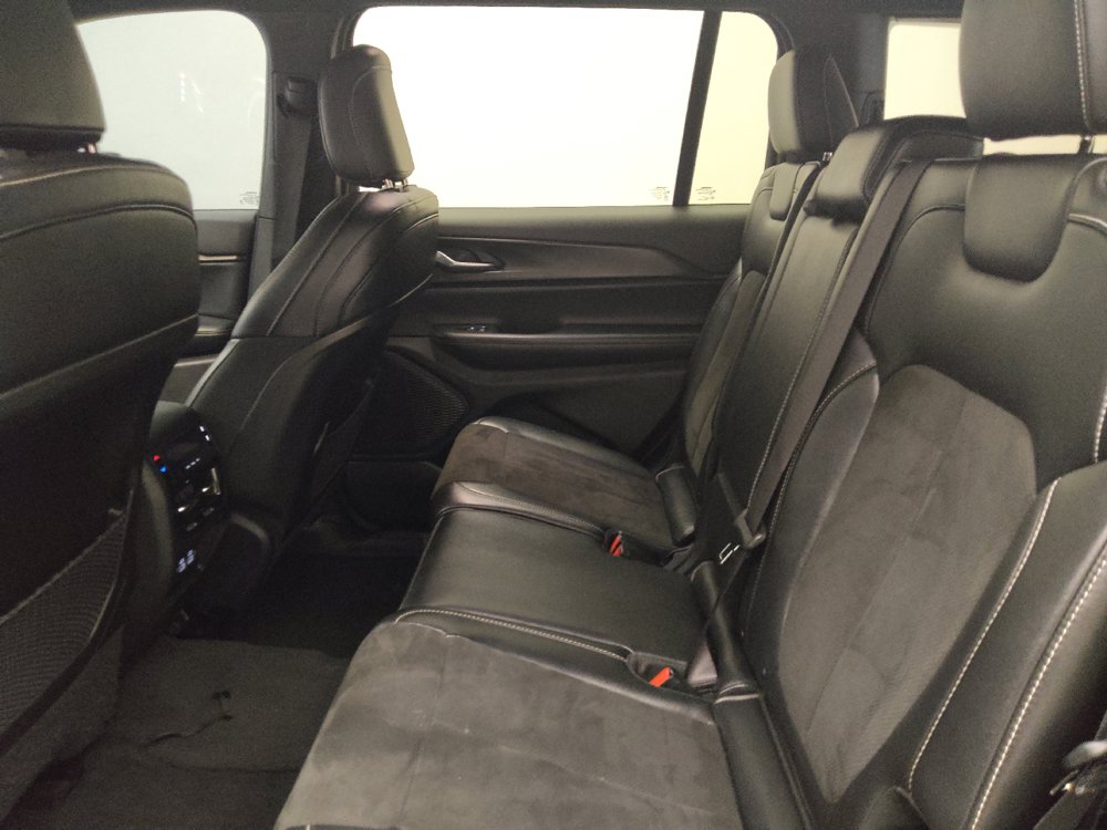 Used 2023 Jeep Grand Cherokee L Laredo AWD/4WD image 18