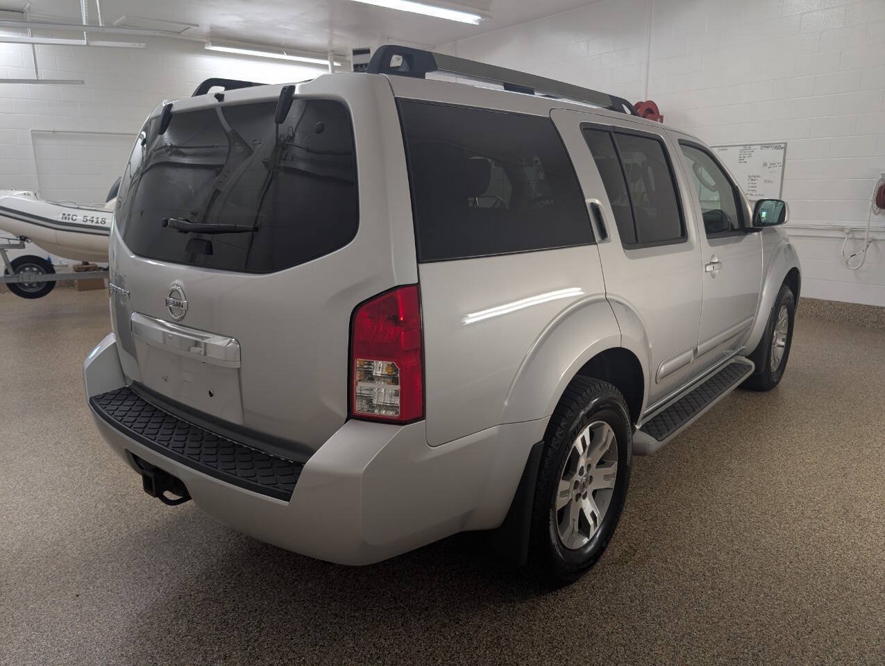 Used 2011 Nissan Pathfinder S AWD/4WD image 4