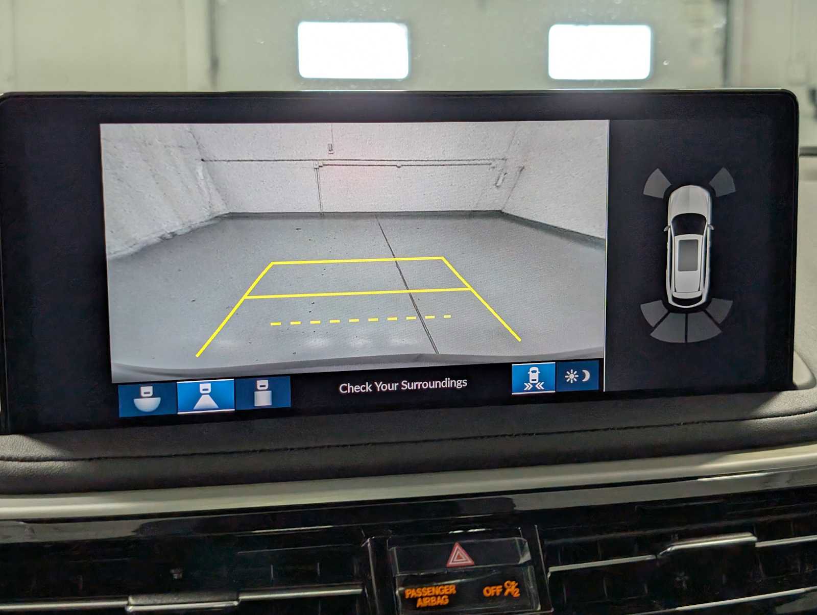 Used 2025 Acura MDX SH-AWD w/ Technology Package image 30