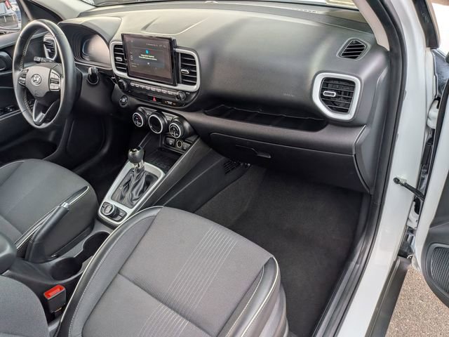 Used 2023 Hyundai Venue Limited FWD image 34