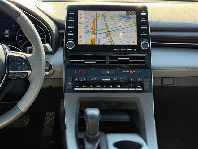 Used 2019 Toyota Avalon Limited FWD image 12