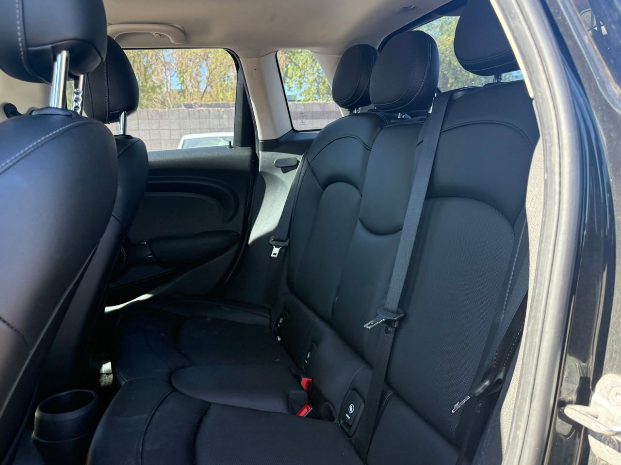 Used 2015 MINI Cooper 4-Door Hardtop FWD image 8