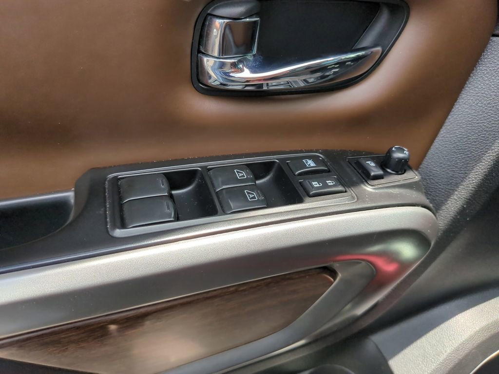 Used 2017 Nissan Titan Platinum Reserve RWD image 19