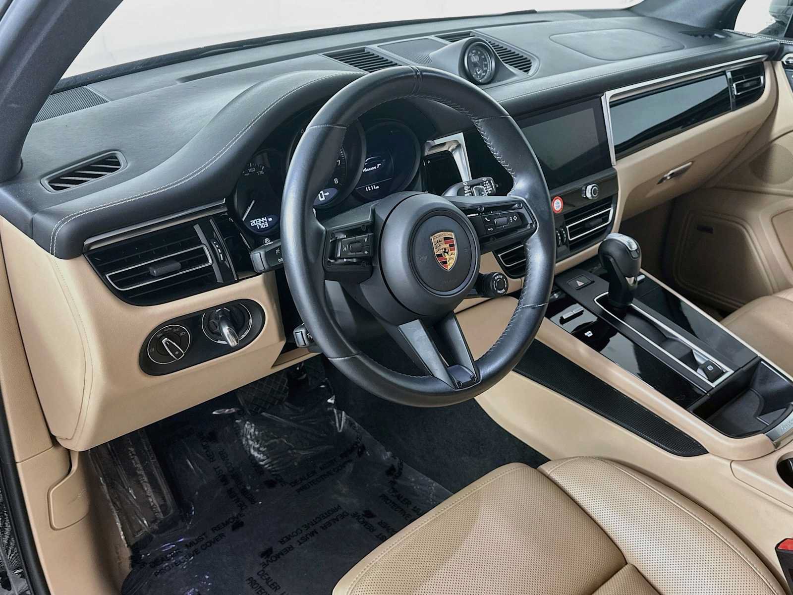 Certified 2024 Porsche Macan Turbo AWD/4WD image 4