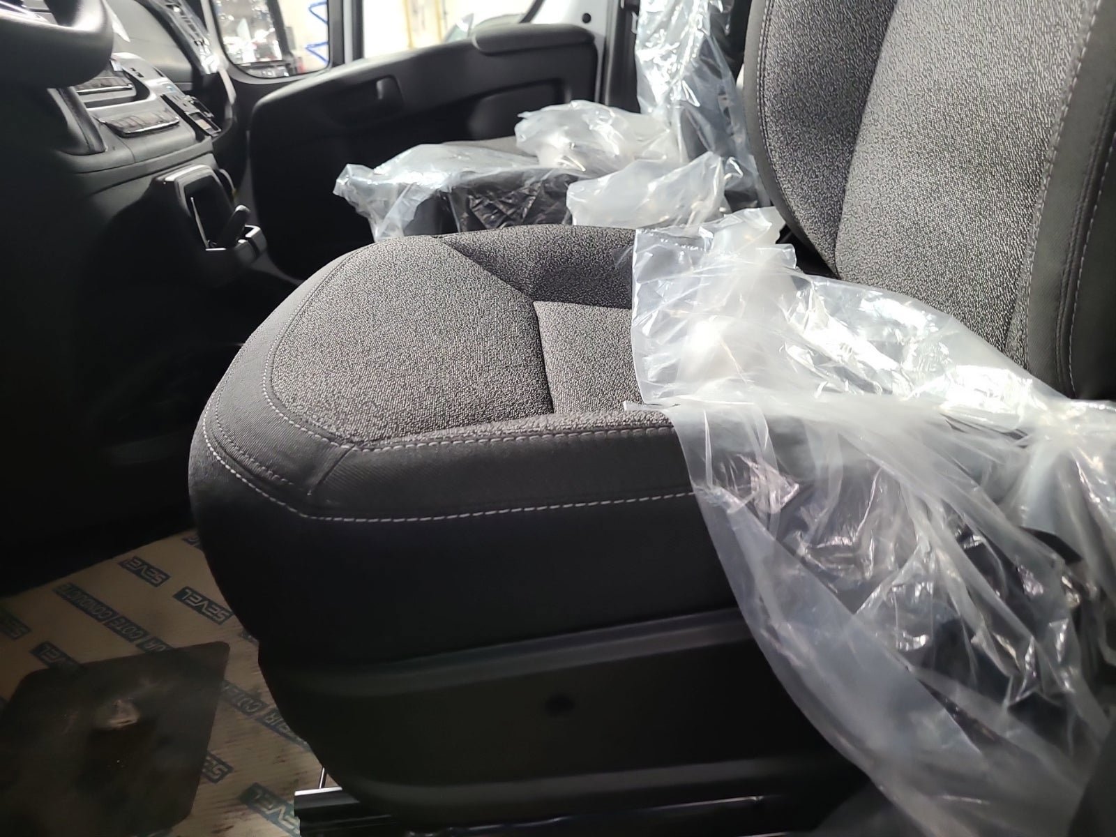 Used 2025 RAM ProMaster 1500 w/ Convenience Group image 7