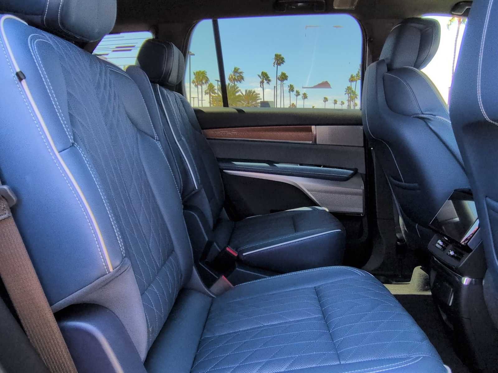 Used 2026 Cadillac Vistiq Premium Luxury AWD/4WD image 27