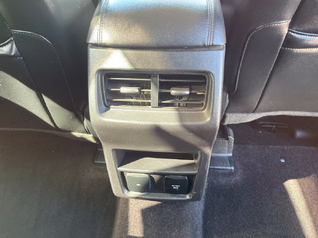 Used 2016 Ford Edge SEL w/ Equipment Group 201A AWD/4WD image 32
