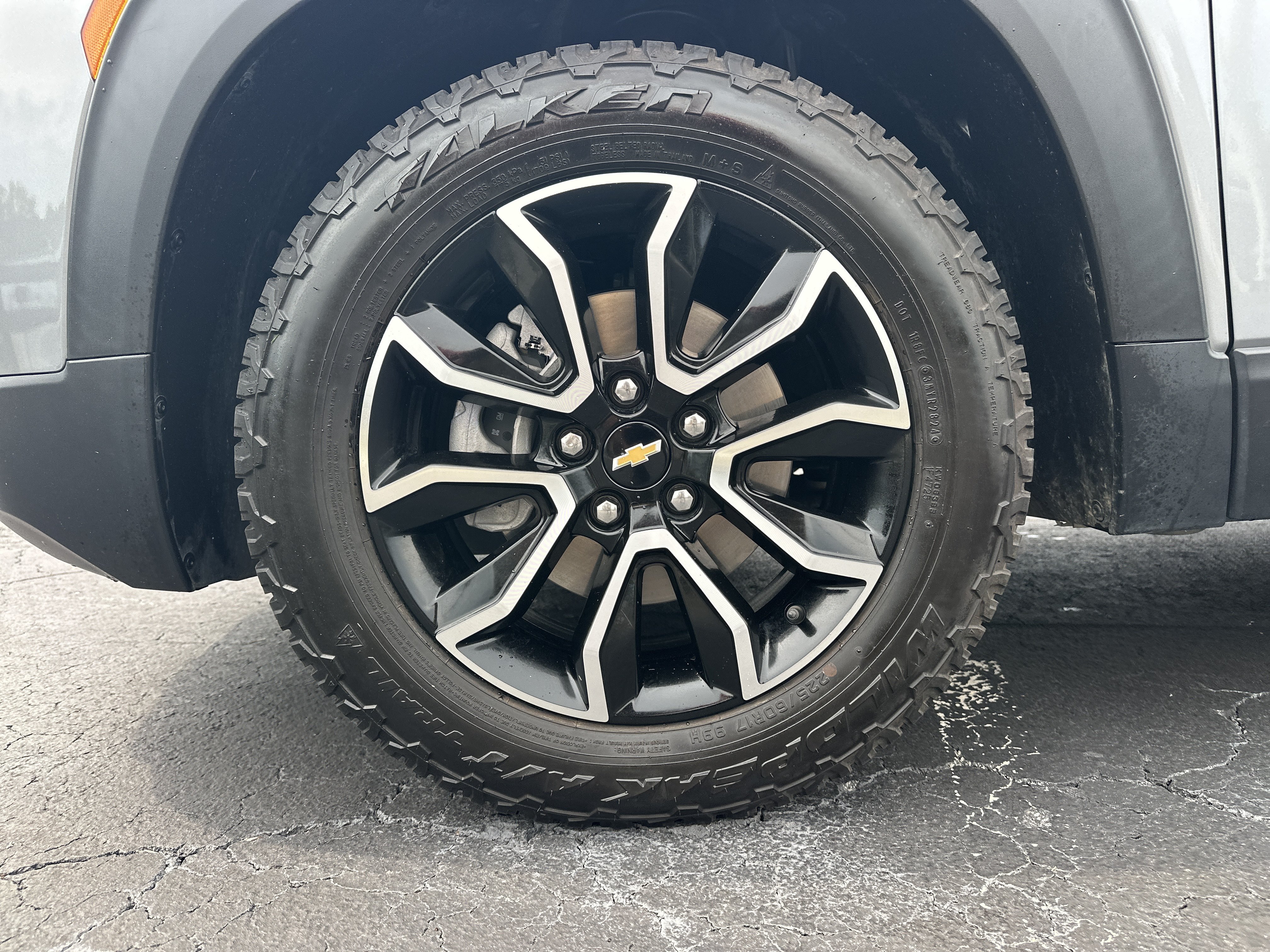 Used 2023 Chevrolet TrailBlazer ACTIV w/ Sun and Liftgate Package FWD image 12