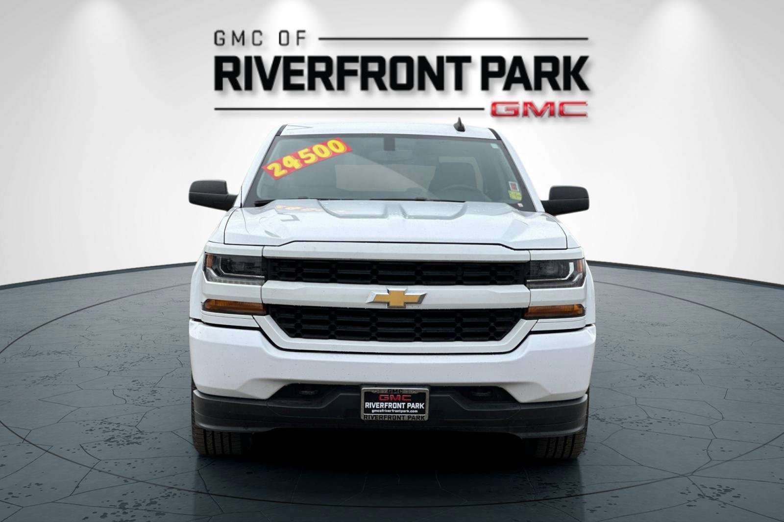 Used 2018 Chevrolet Silverado 1500 Custom w/ Custom Convenience Package image 8