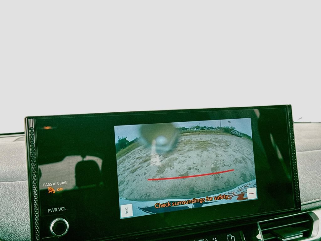 Used 2025 Toyota Sienna Limited AWD/4WD image 16