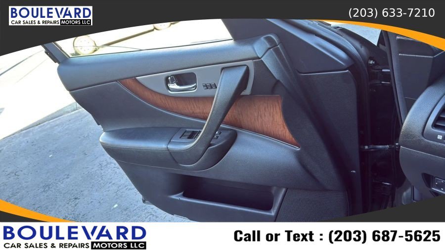Used 2012 INFINITI FX35 AWD w/ Premium Pkg image 23