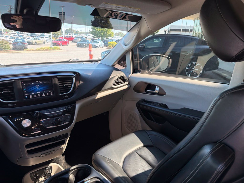 Used 2021 Chrysler Voyager Lxi FWD image 29