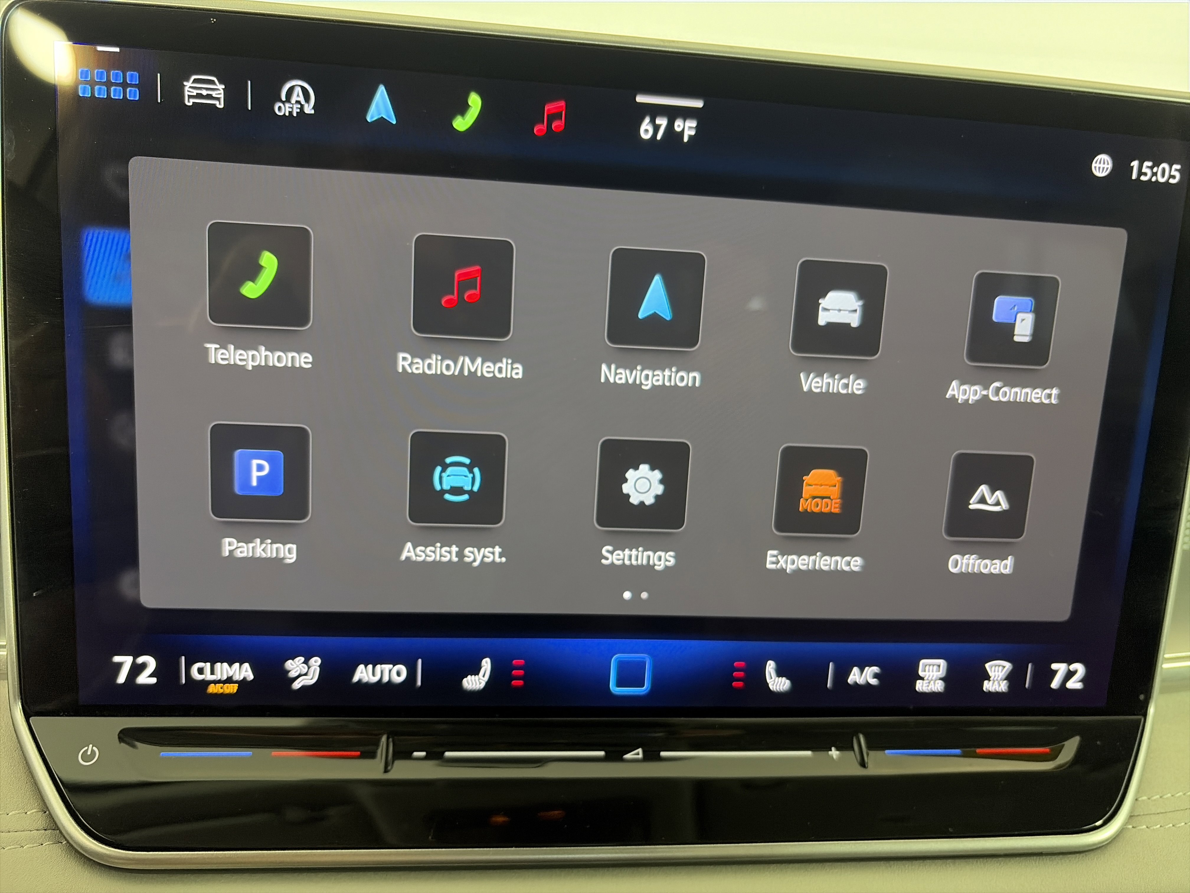 Used 2025 Volkswagen Tiguan SE image 19