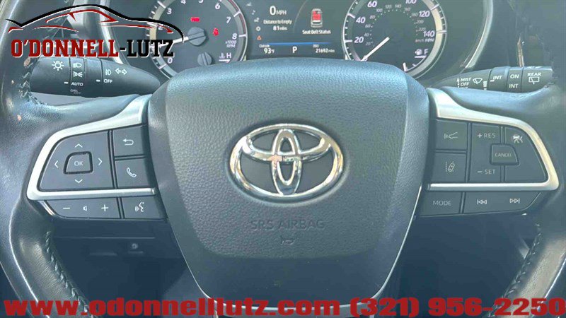 Used 2023 Toyota Highlander XLE FWD image 18