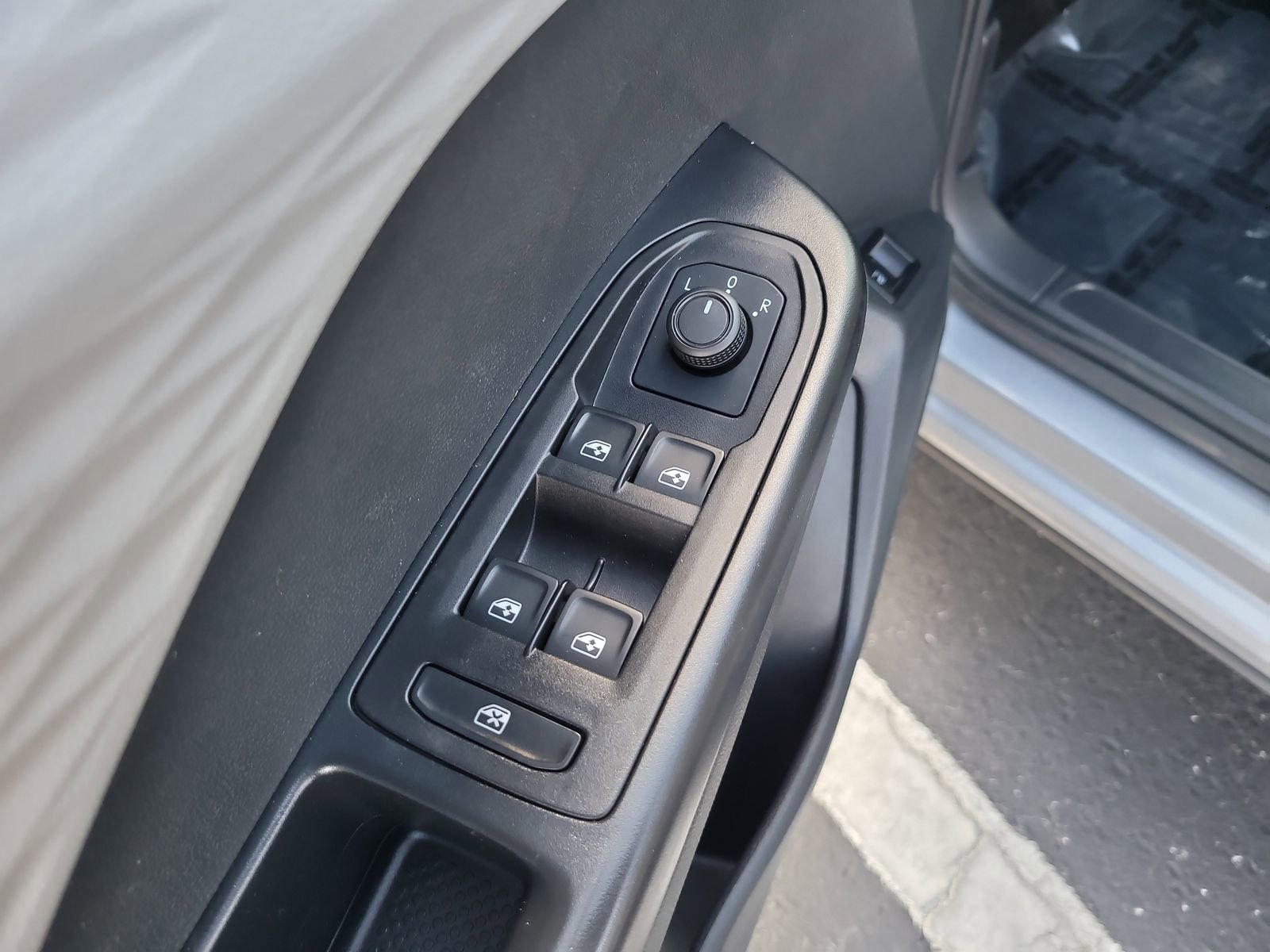 Used 2023 Volkswagen Taos S image 16