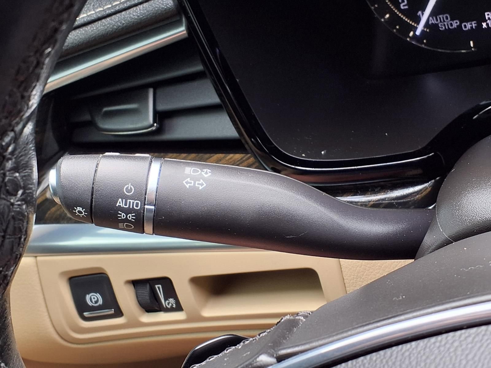 Used 2019 Cadillac XT5 FWD image 26