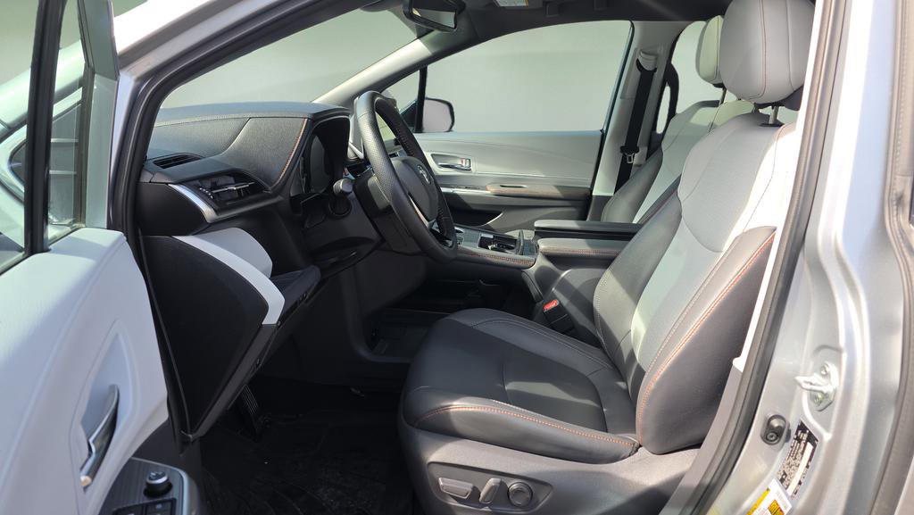 Used 2021 Toyota Sienna XSE image 11