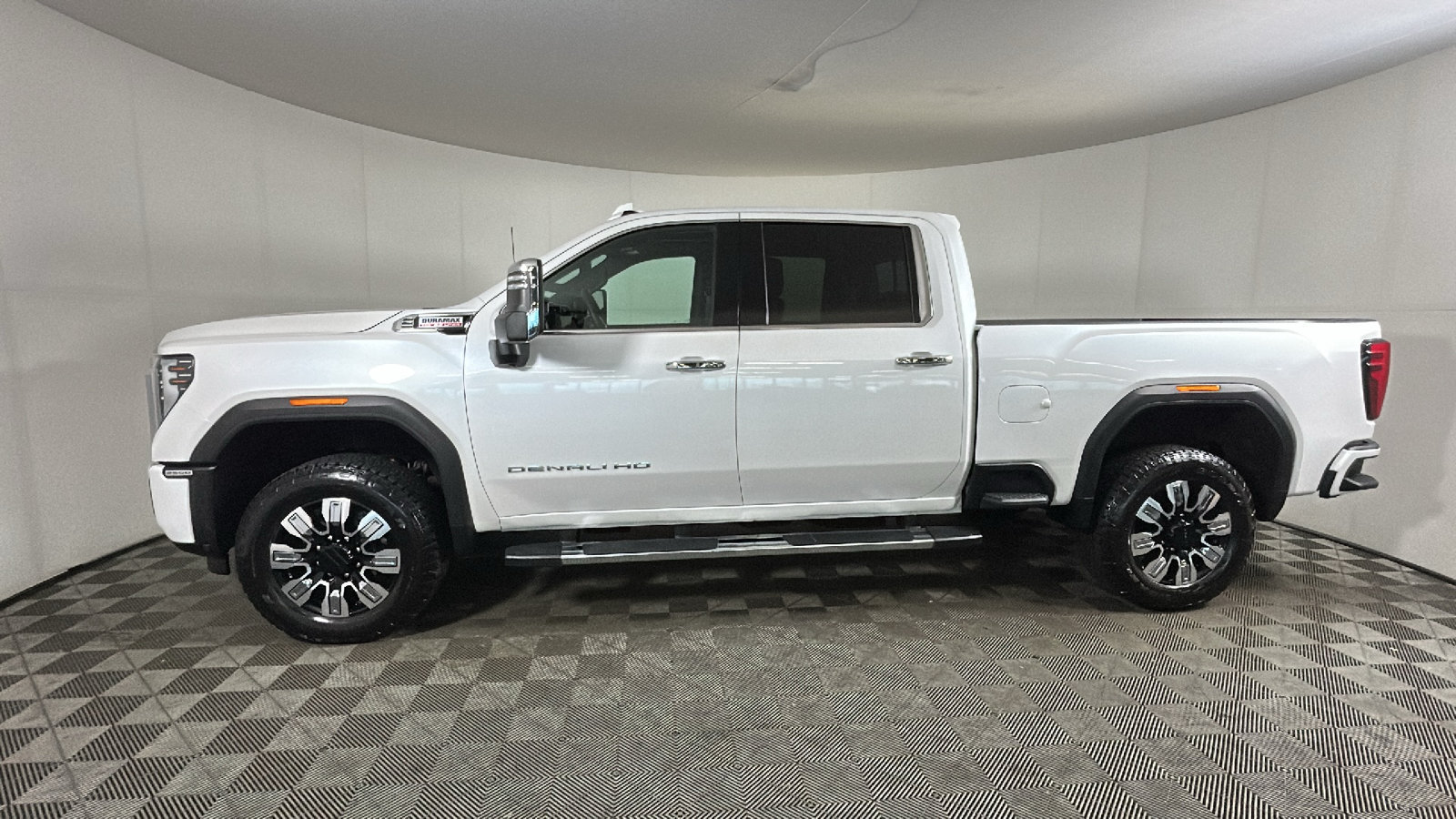Used 2024 GMC Sierra 2500 Denali w/ Denali Reserve Package AWD/4WD image 7