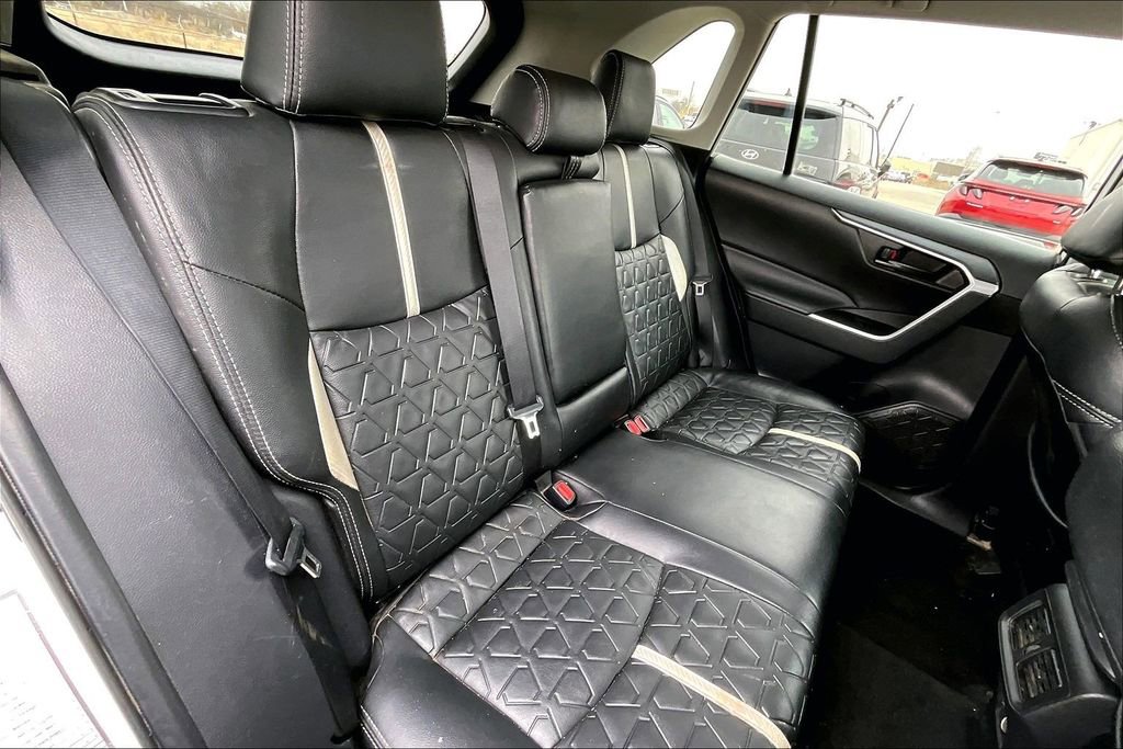 Used 2022 Toyota RAV4 LE image 34