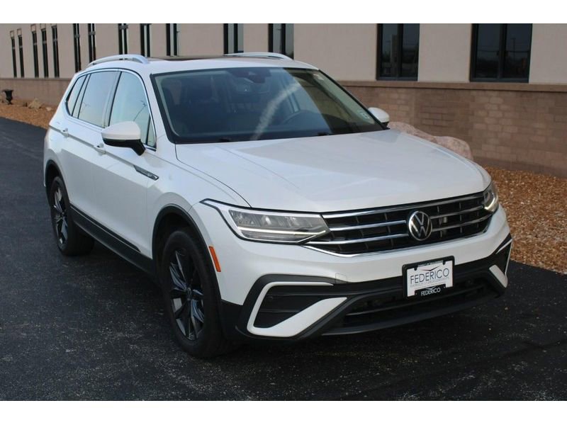 Used 2023 Volkswagen Tiguan SE FWD image 2