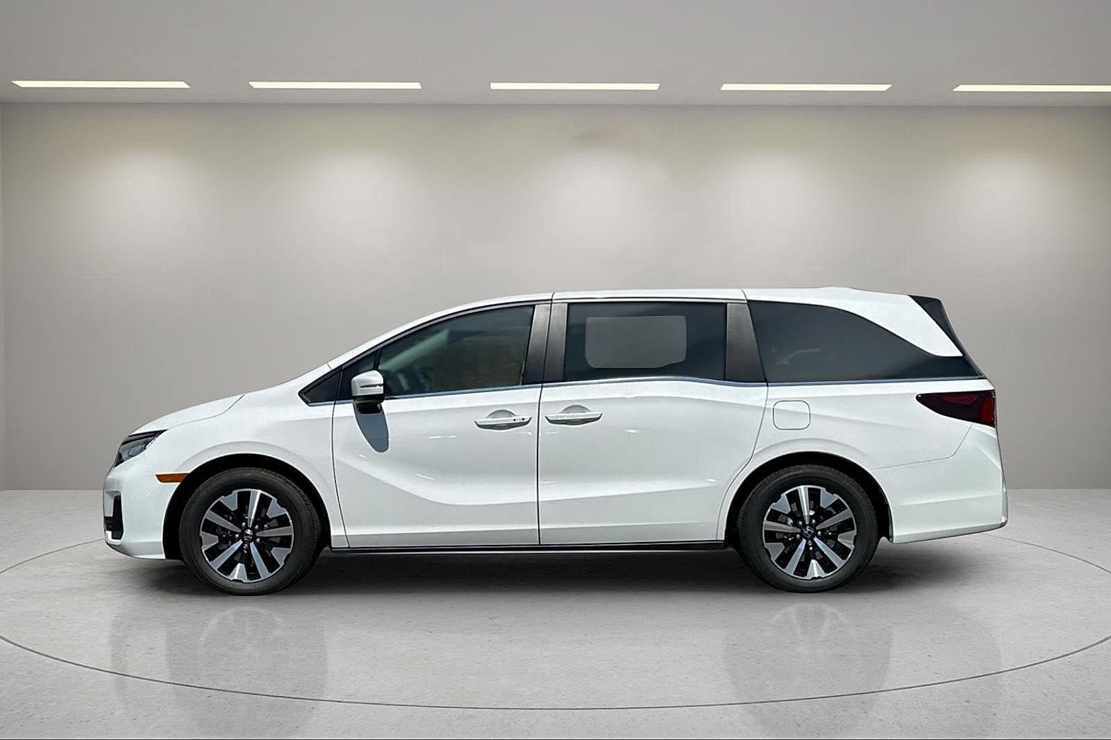New 2026 Honda Odyssey EX-L image 2