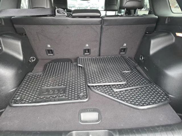 Certified 2022 Jeep Cherokee Trailhawk w/ Comfort/Convenience Group AWD/4WD image 8