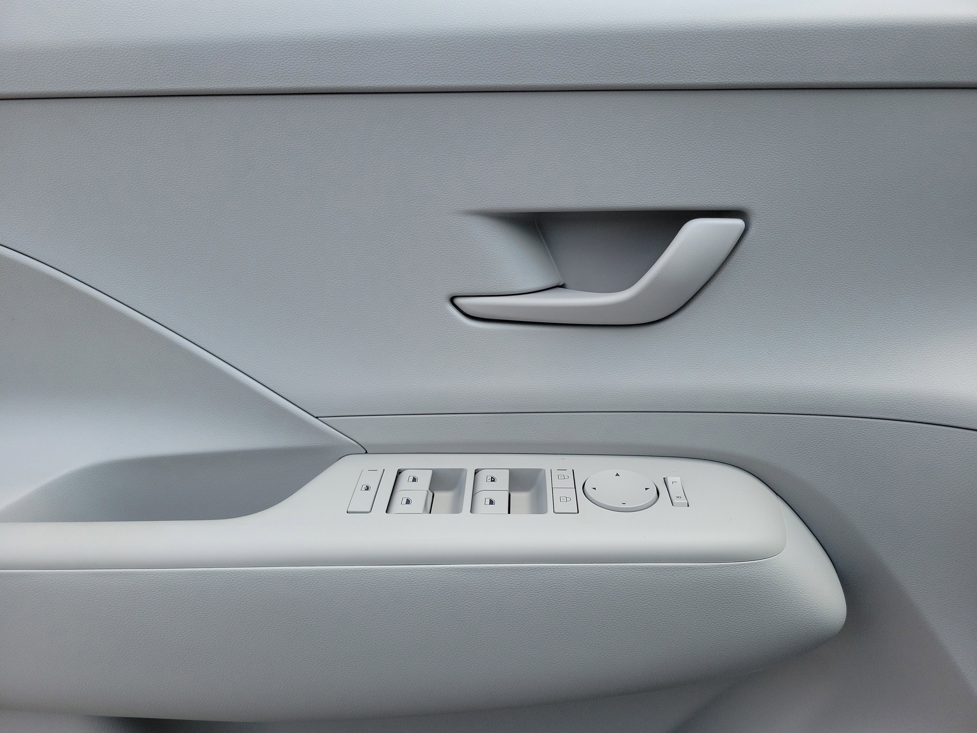 New 2026 Hyundai Kona SE image 17