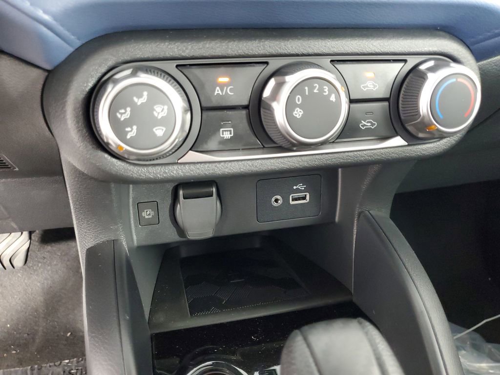 New 2025 Nissan Versa SV w/ Trunk Package image 19