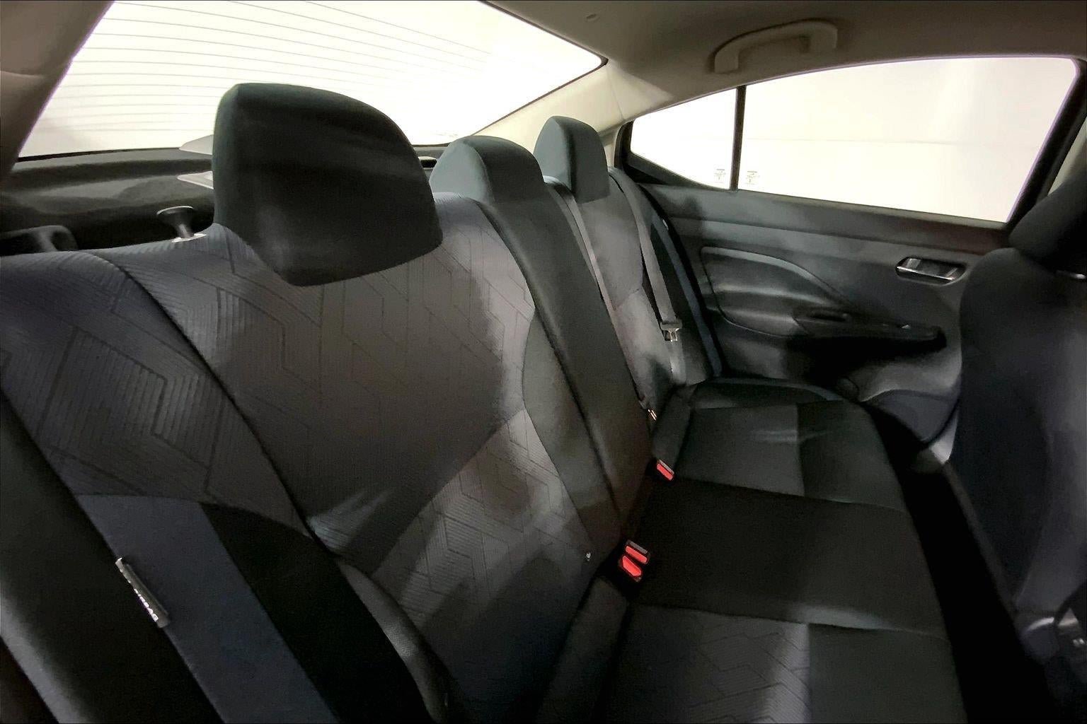Used 2025 Nissan Versa SV FWD image 23