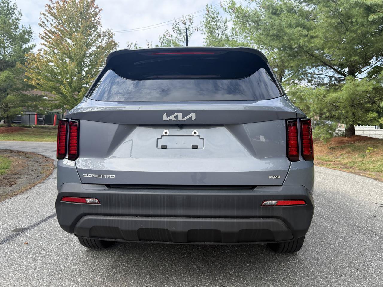 Used 2023 Kia Sorento LX AWD/4WD image 4
