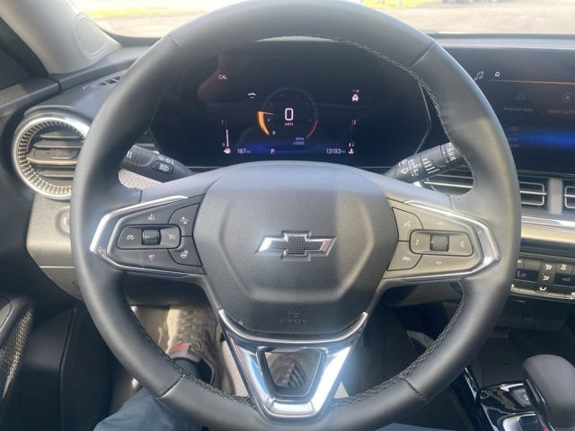 Used 2025 Chevrolet Trax ACTIV w/ Sunroof Package FWD image 8