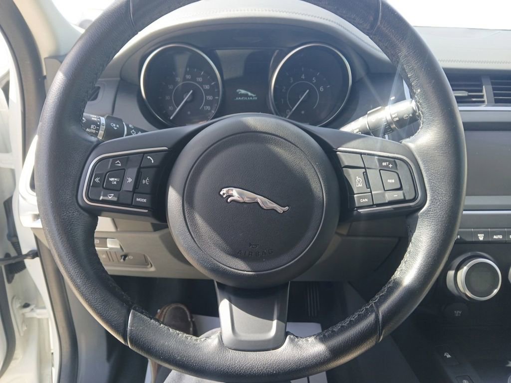 Used 2020 Jaguar E-PACE SE image 14