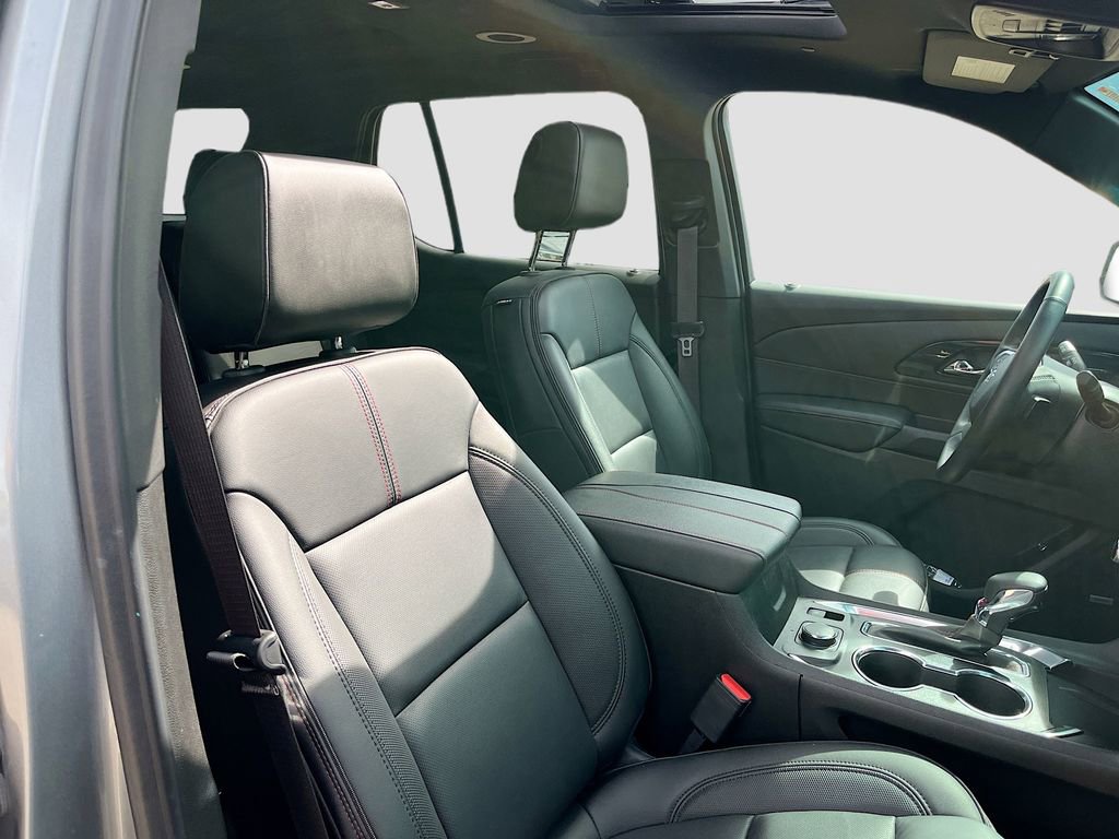 Used 2023 Chevrolet Traverse RS w/ LPO, Cargo Package image 31