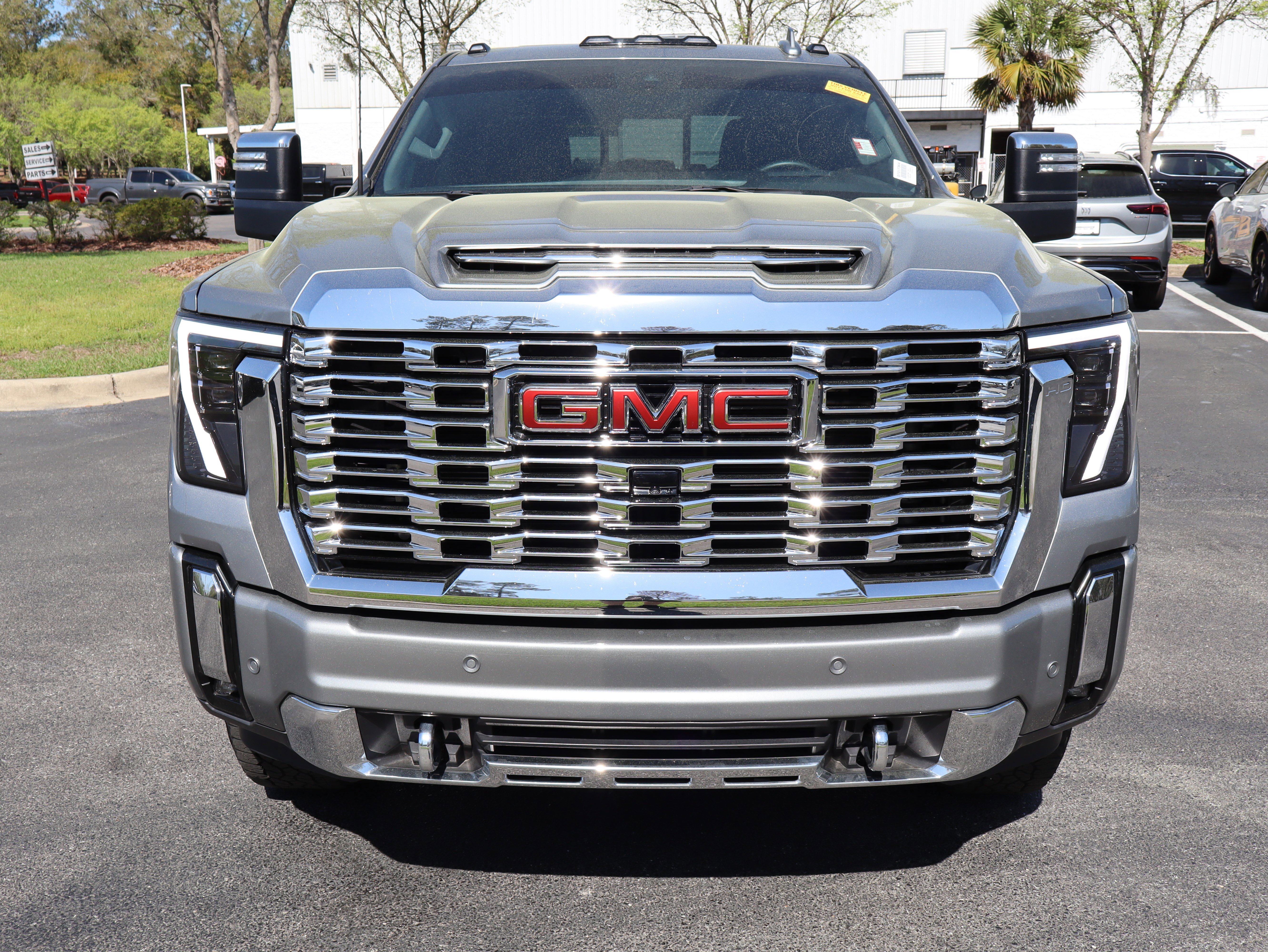 Used 2025 GMC Sierra 2500 Denali w/ Denali Reserve Package image 3