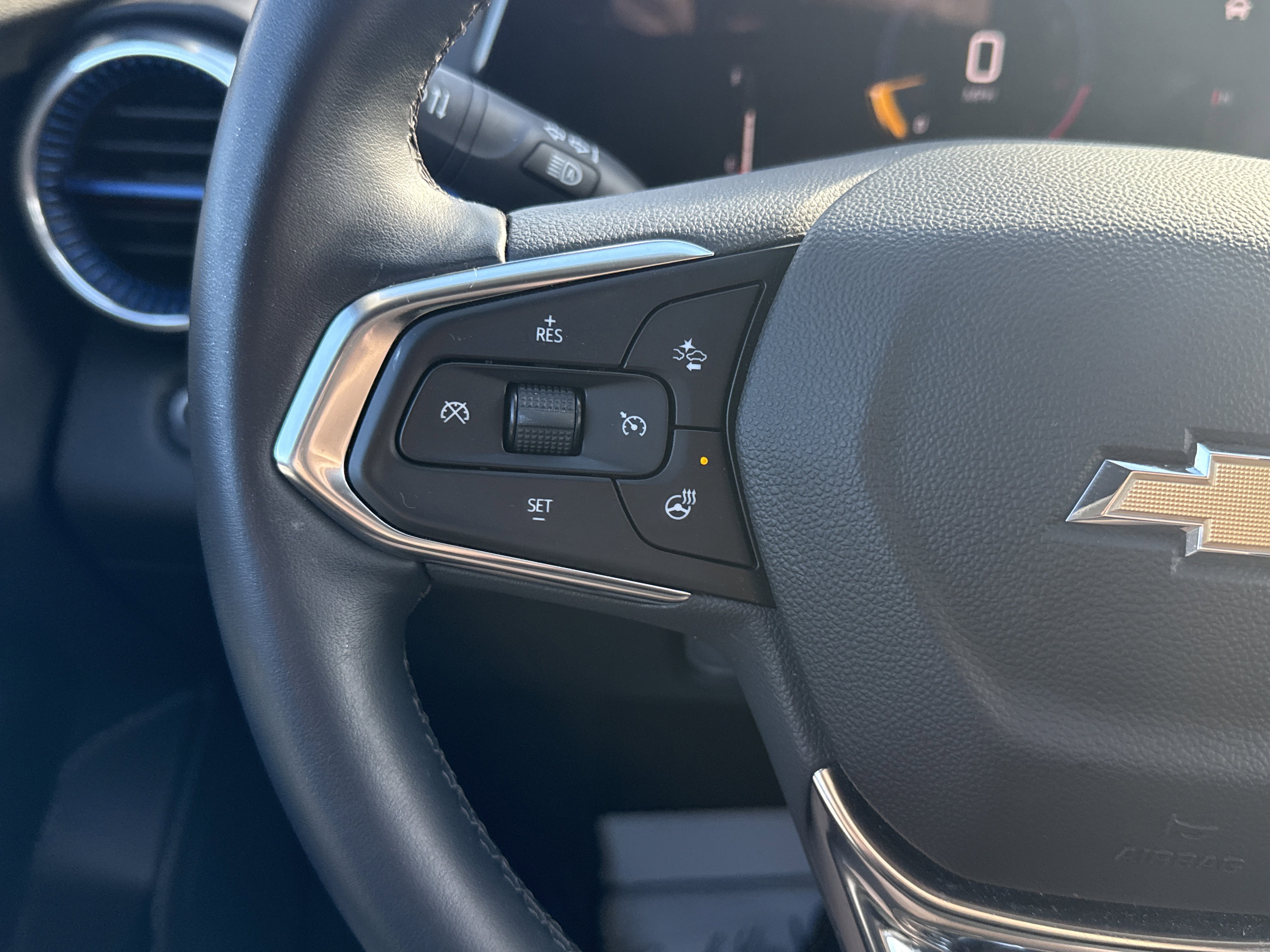 Used 2025 Chevrolet Trax LT w/ LT Convenience Package image 19