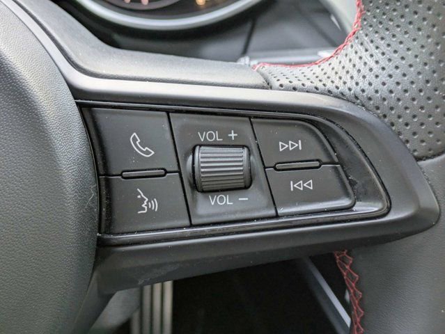 Used 2023 Alfa Romeo Stelvio Estrema AWD/4WD image 27