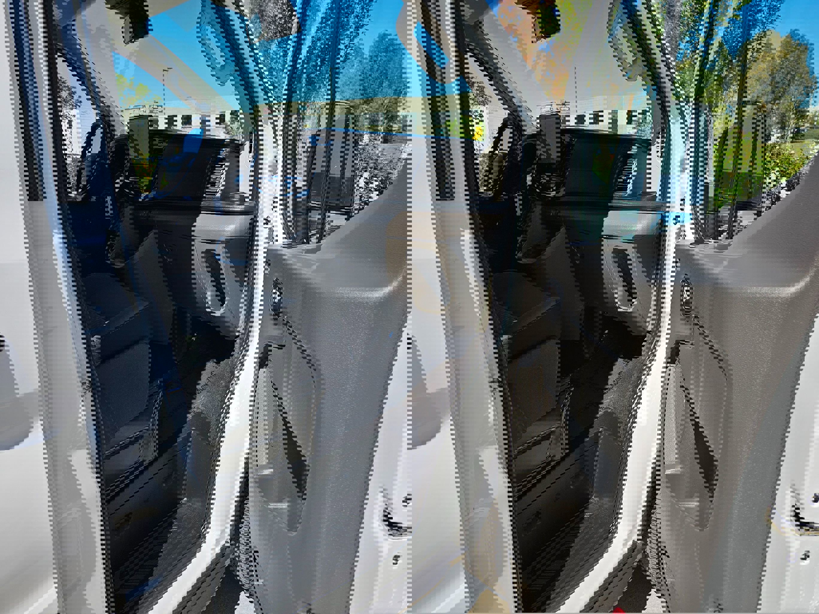 Used 2025 Ford Transit 350 XLT image 33