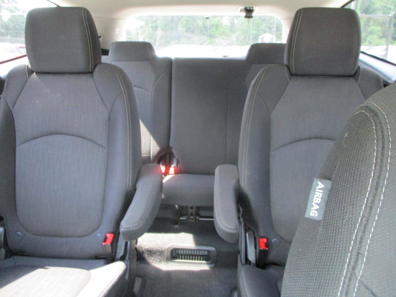 Used 2017 Chevrolet Traverse LT w/ Style and Technology Package FWD image 14