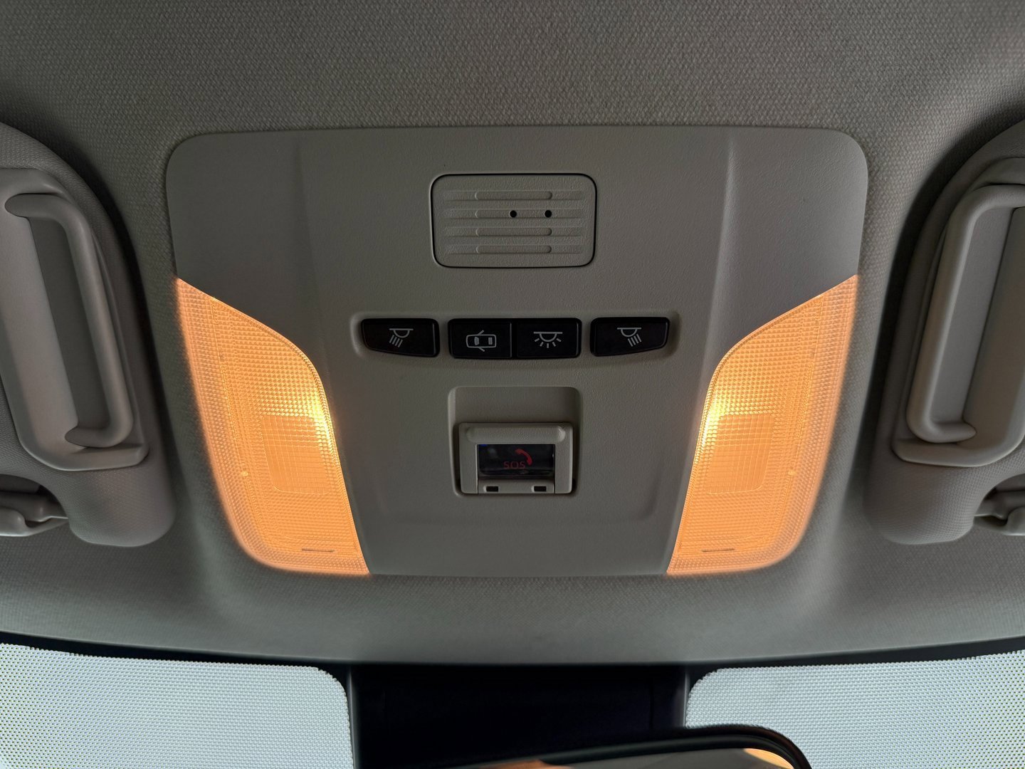 Used 2022 Toyota Corolla LE w/ Carpet Mat Package (TMS) image 38