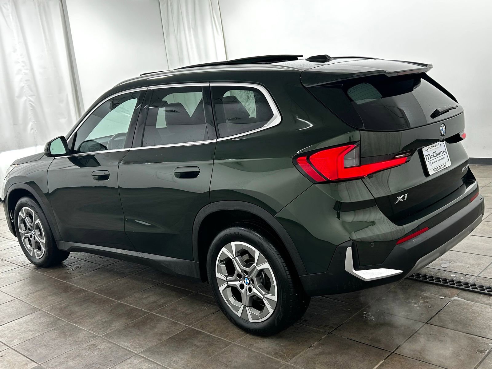 Used 2023 BMW X1 xDrive28i w/ Convenience Package AWD/4WD image 3