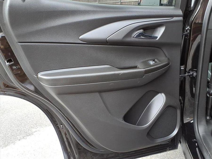 Used 2024 Chevrolet TrailBlazer LT image 29