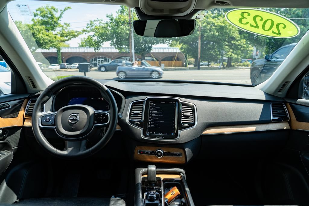 Used 2023 Volvo XC90 B6 Plus AWD/4WD image 10