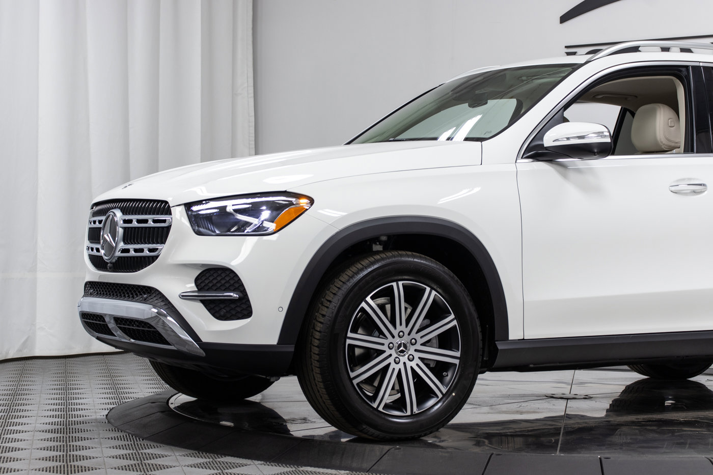 Used 2025 Mercedes-Benz GLE 350 4MATIC image 26