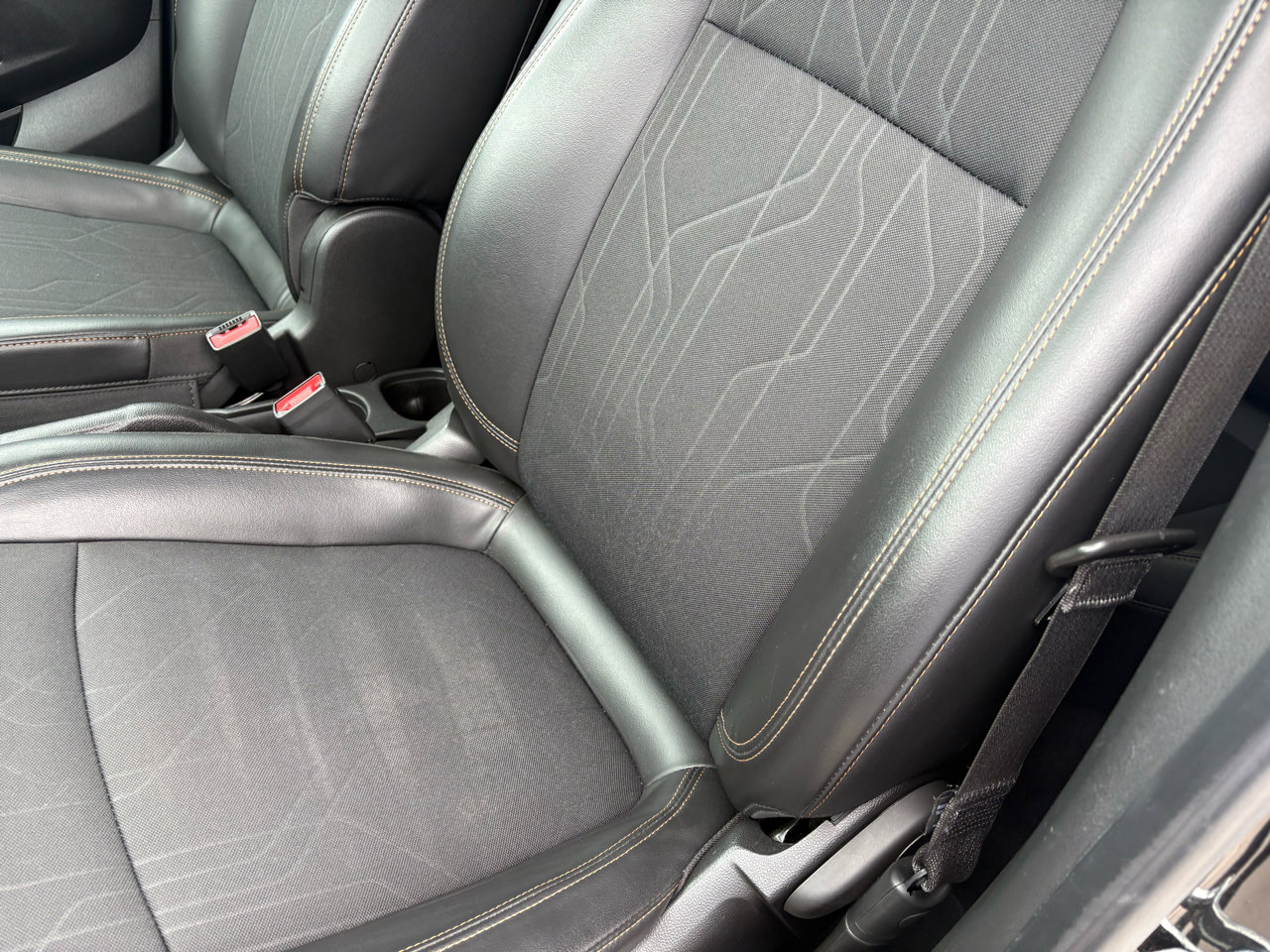 Used 2020 Chevrolet Trax LT w/ LT Convenience Package image 18